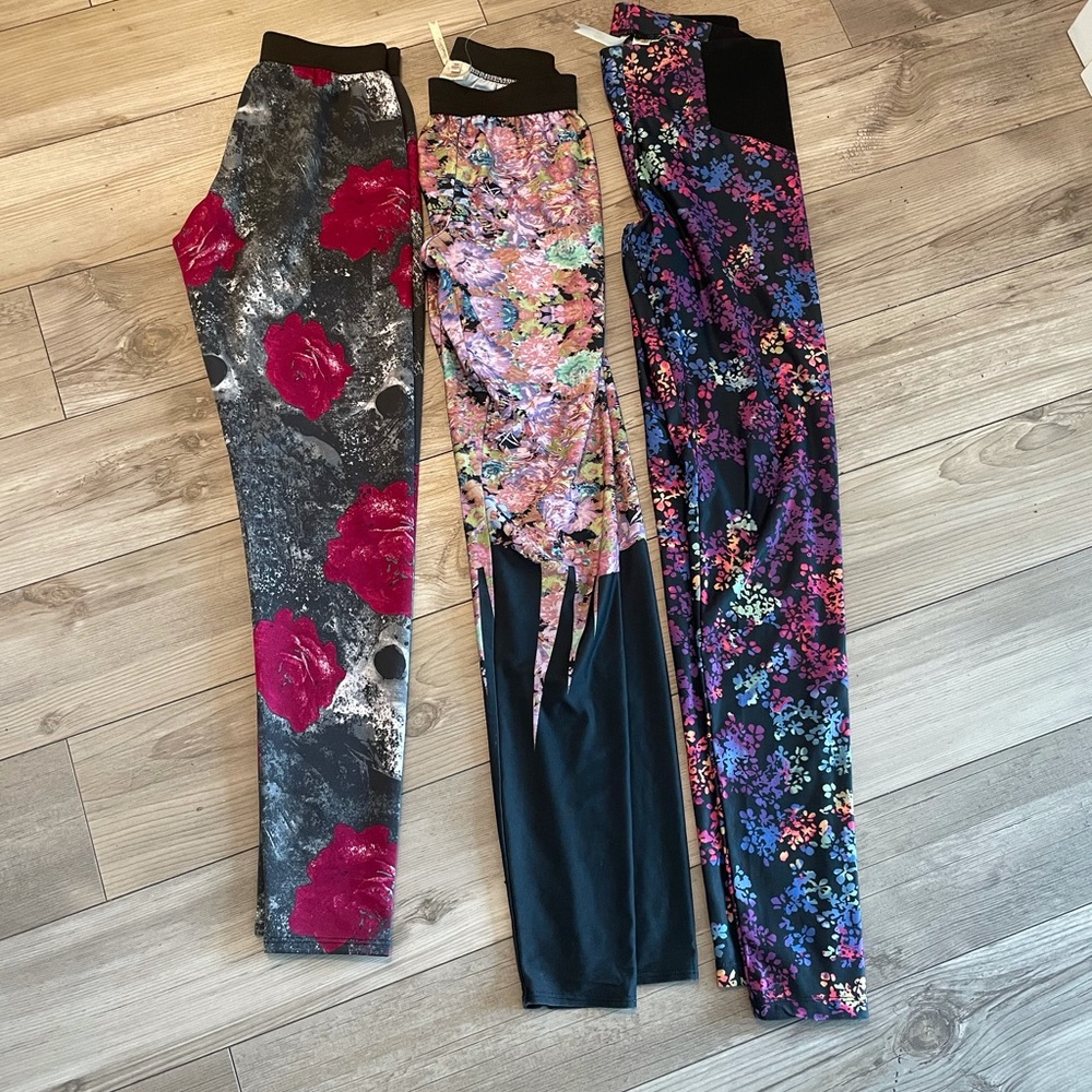 3 pair of petticoat alley women’s leggings